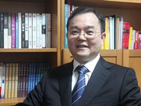 陳義紅被評(píng)為湖北省激光行業(yè)協(xié)會(huì)優(yōu)秀輪值會(huì)長(zhǎng)