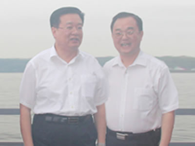 時(shí)任湖北省省長王國生